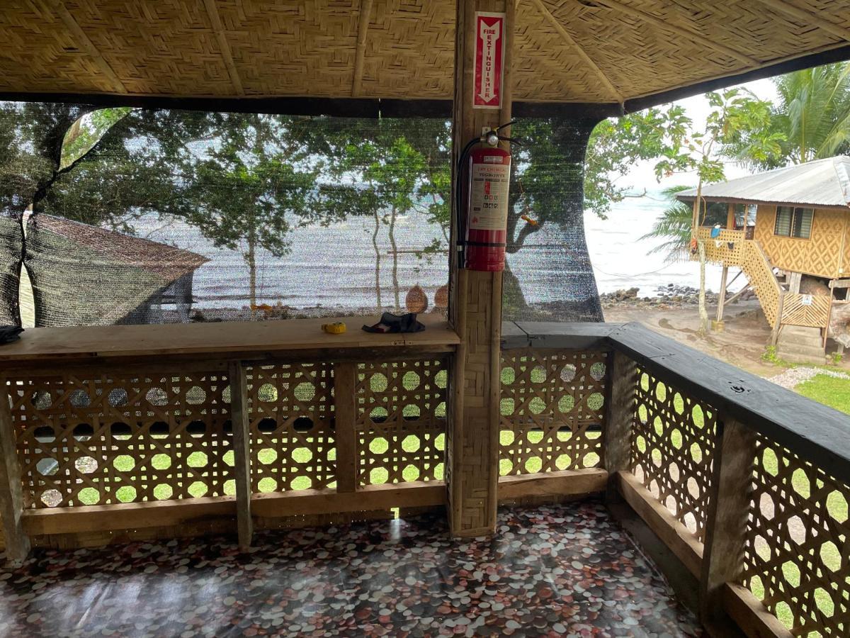 Bed and Breakfast Borbon'S Treehouse By The Sea Мамбахао Екстер'єр фото