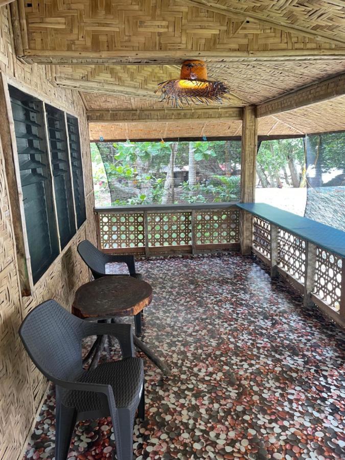 Bed and Breakfast Borbon'S Treehouse By The Sea Мамбахао Екстер'єр фото